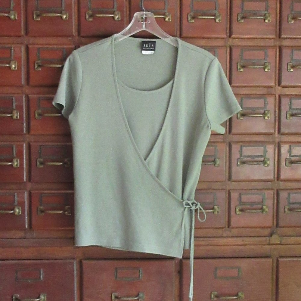 Medium Short Sleeve Moss Green Wrap Top  JKLA